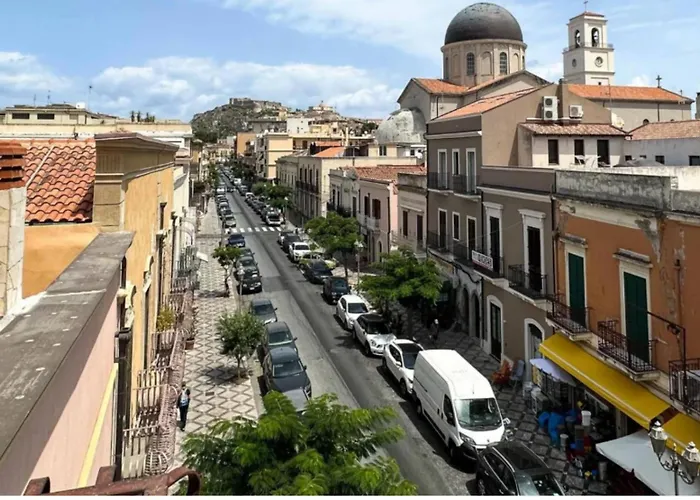 Mila E Mari Nel Cuore Di Milazzo